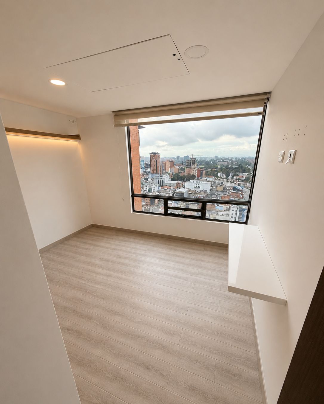 Remodelación de habitación con vista en Bogotá — Vertika Remodelaciones